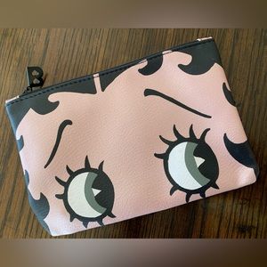 Bundle of 4 Ipsy Small cosmetics Bags. New
Small